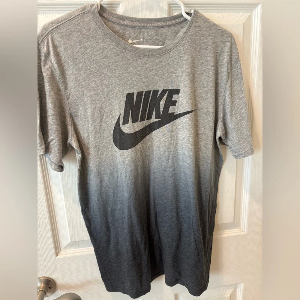 Nike Gray Ombre Men's T-Shirt‎